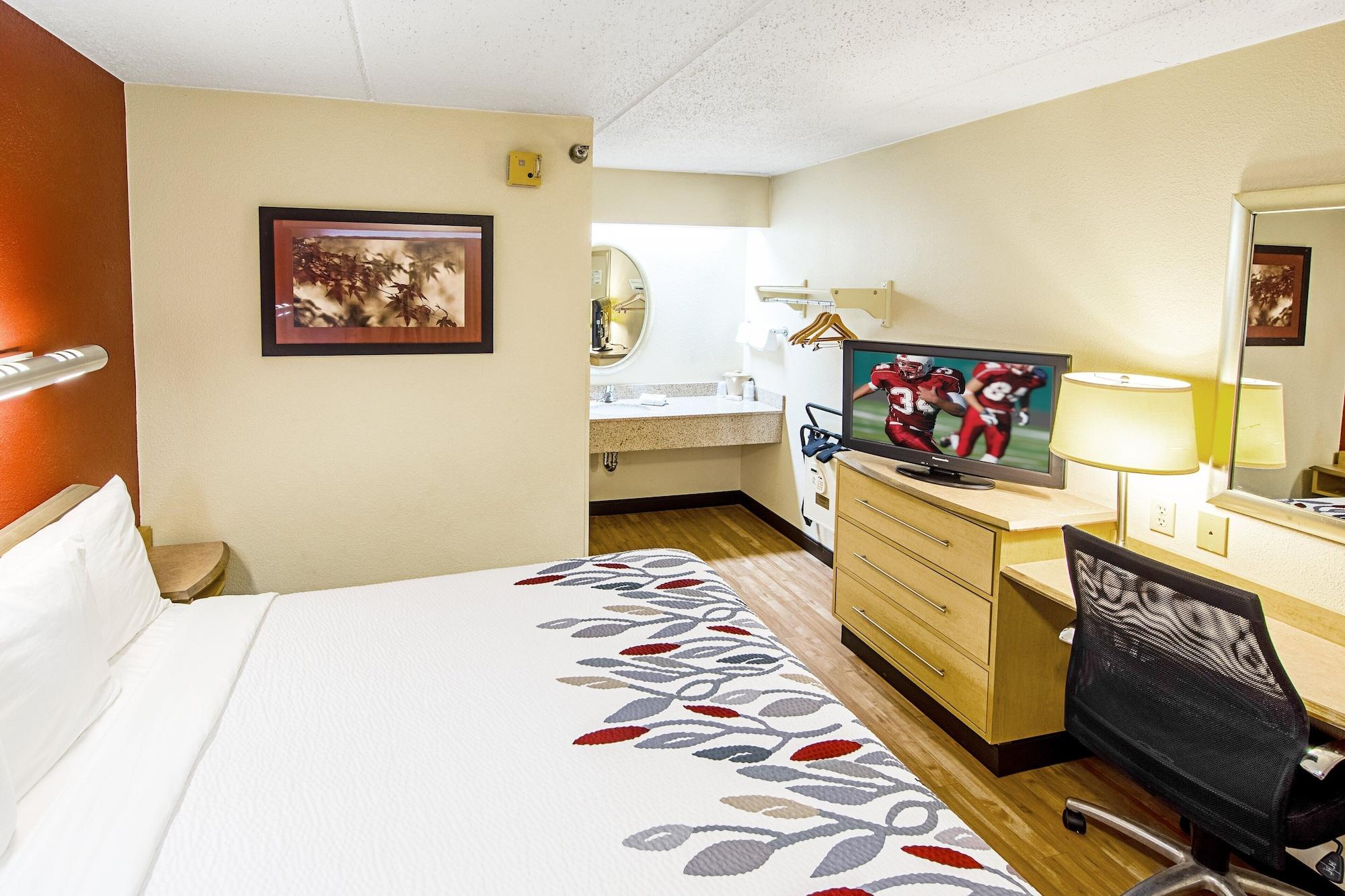 Red Roof Inn Canton Exterior photo